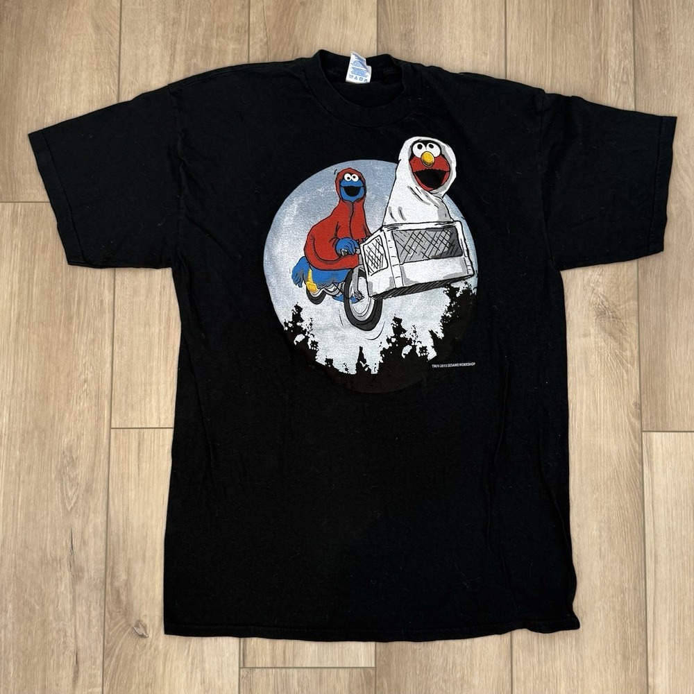 Sesame Street Elmo & Cookie Monster 2013 Adult XL E.T Movie Parody T-Shirt Rare